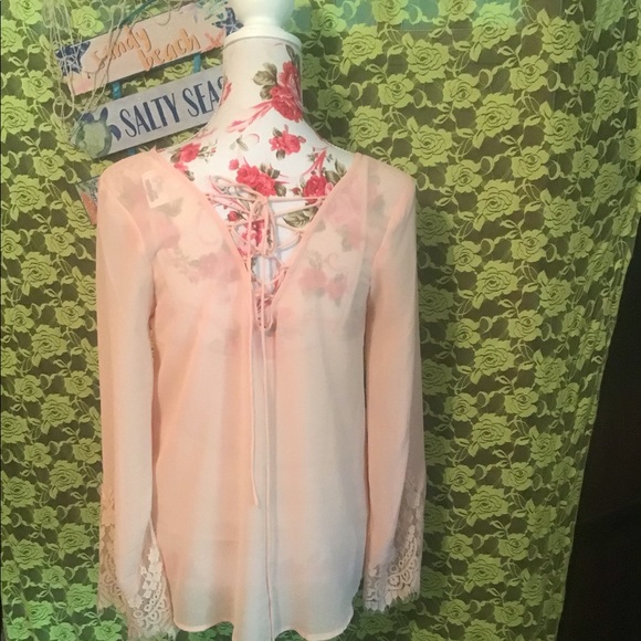 NWOT PINK BELL SLEEVE BLOUSE - Picture 6 of 8